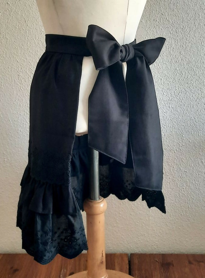 black cotton apron (1)
