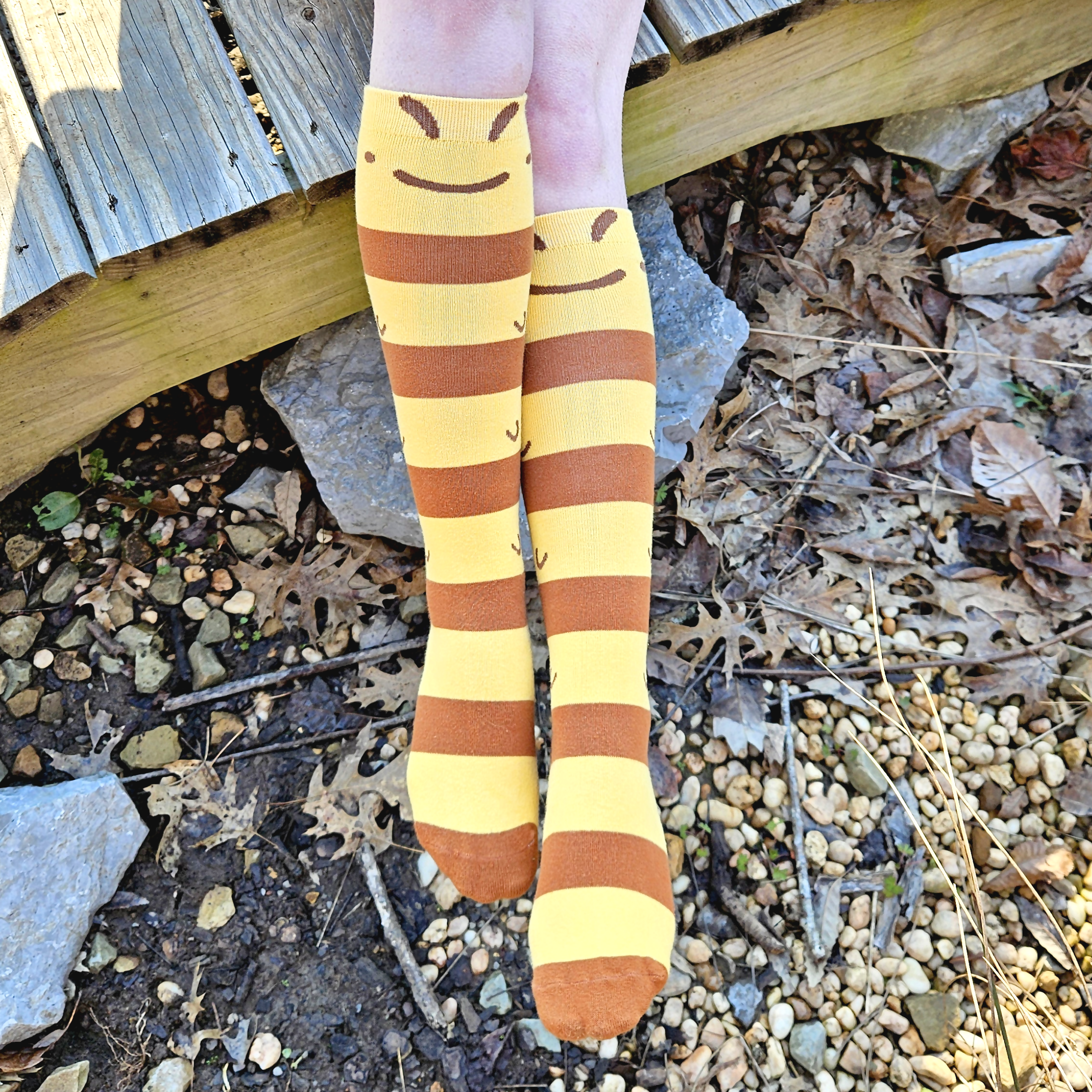 Bee High Socks2