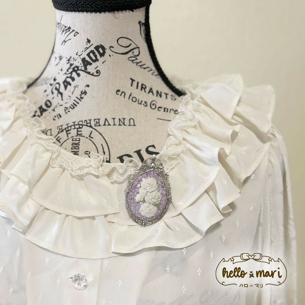 2-Way-Embroidery-Cream-Roses-Brooch-Front