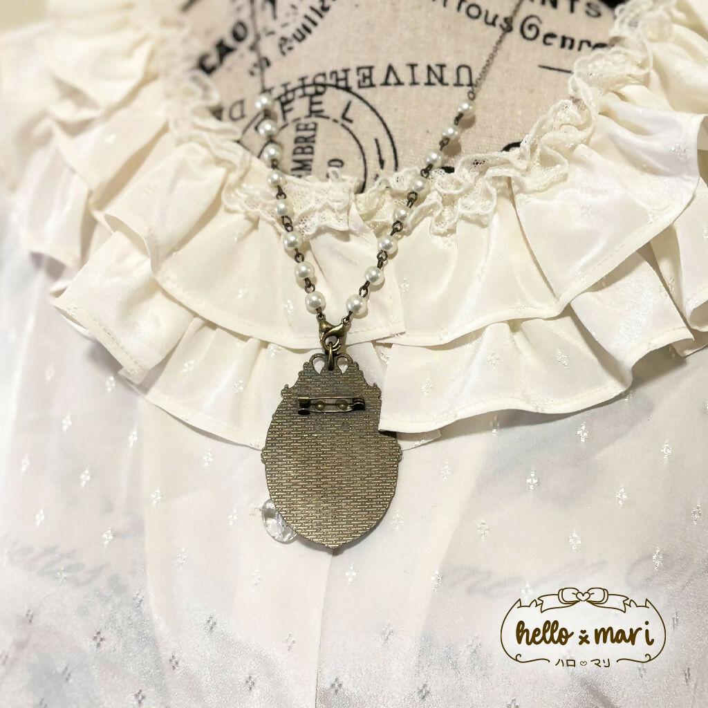 Classical-Ivory-Roses-Necklace-Back