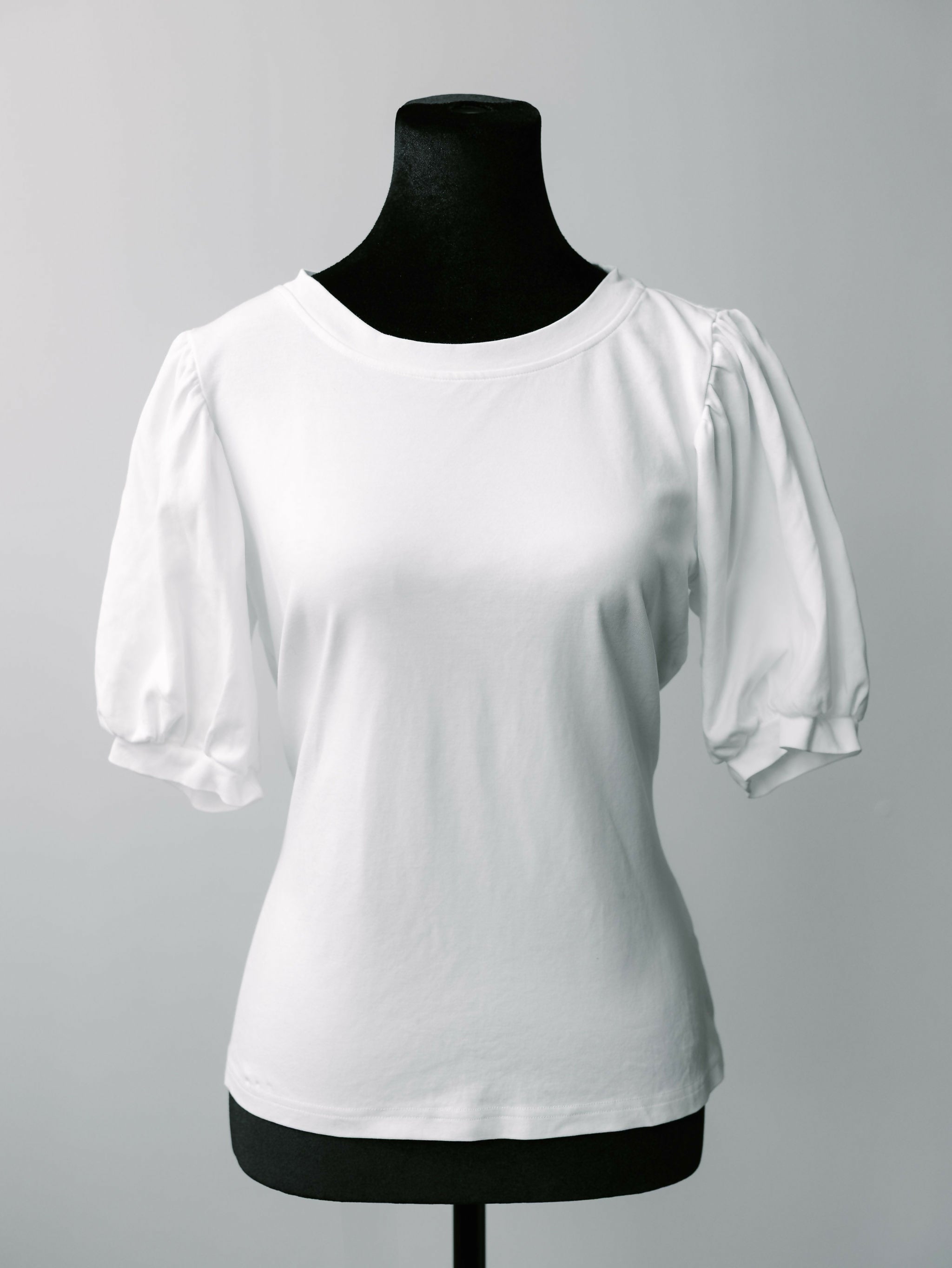 はなはな　LOHEN SHOULDER SLIT CUTSEW Cutsews – Lolita Collective