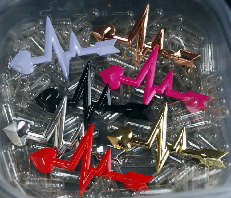 Heartbeat Arrow Hairclip - Lolita Collective